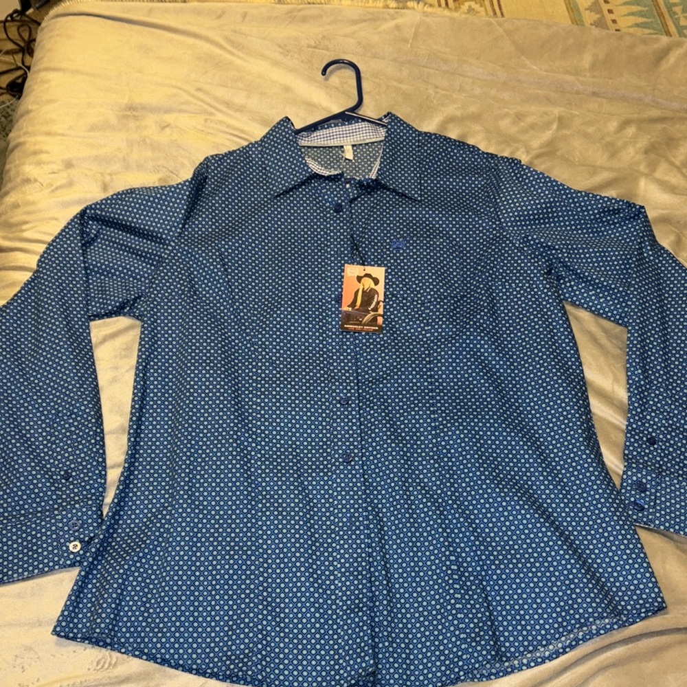 Cinch woman’s button down shirt
